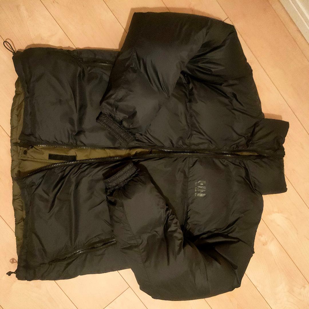 HELLY HANSENリバーシブルダウンジャケット ブラック・オリーブ