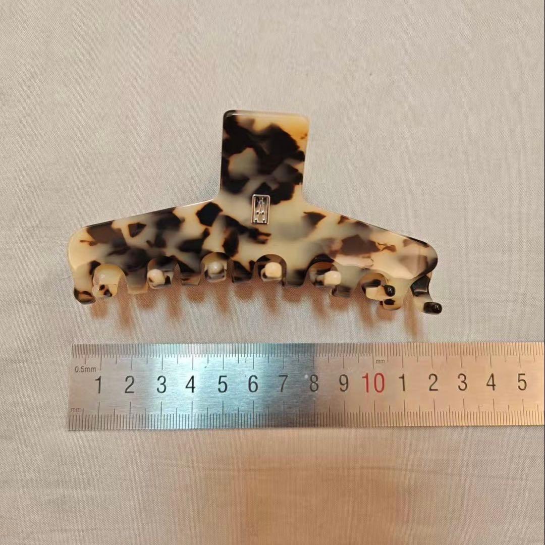 Alexandre de paris べっ甲柄 クレップクリップ Aのロゴ付き