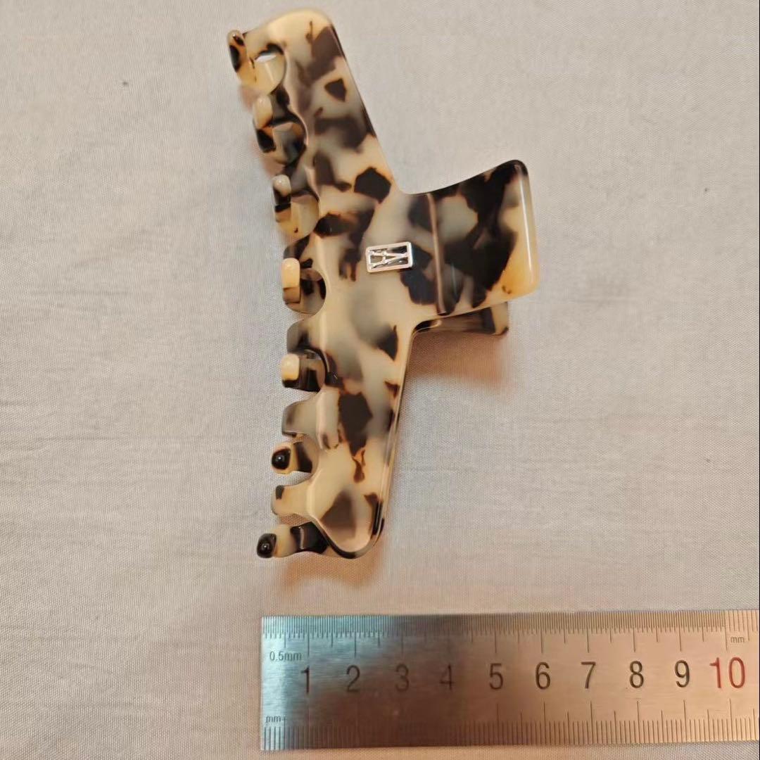 Alexandre de paris べっ甲柄 クレップクリップ Aのロゴ付き