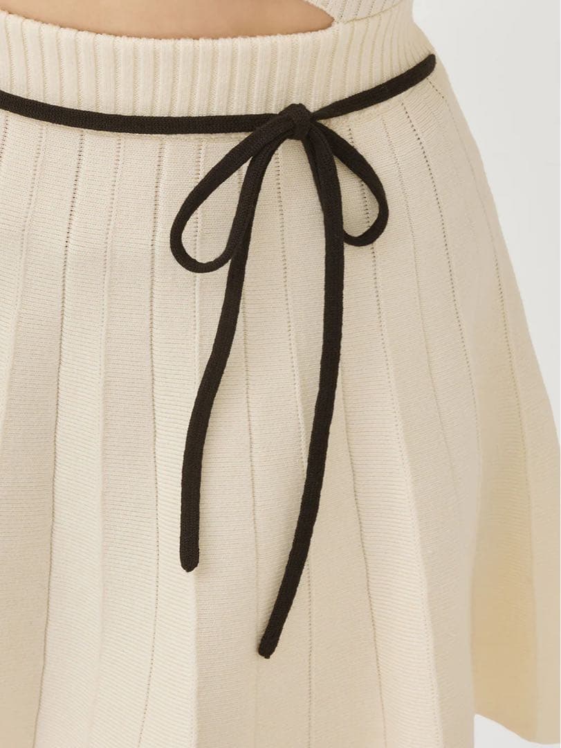 新品 ダーリッチ ウエストオープンリボンデザインニットミニワンピース 黒 FL