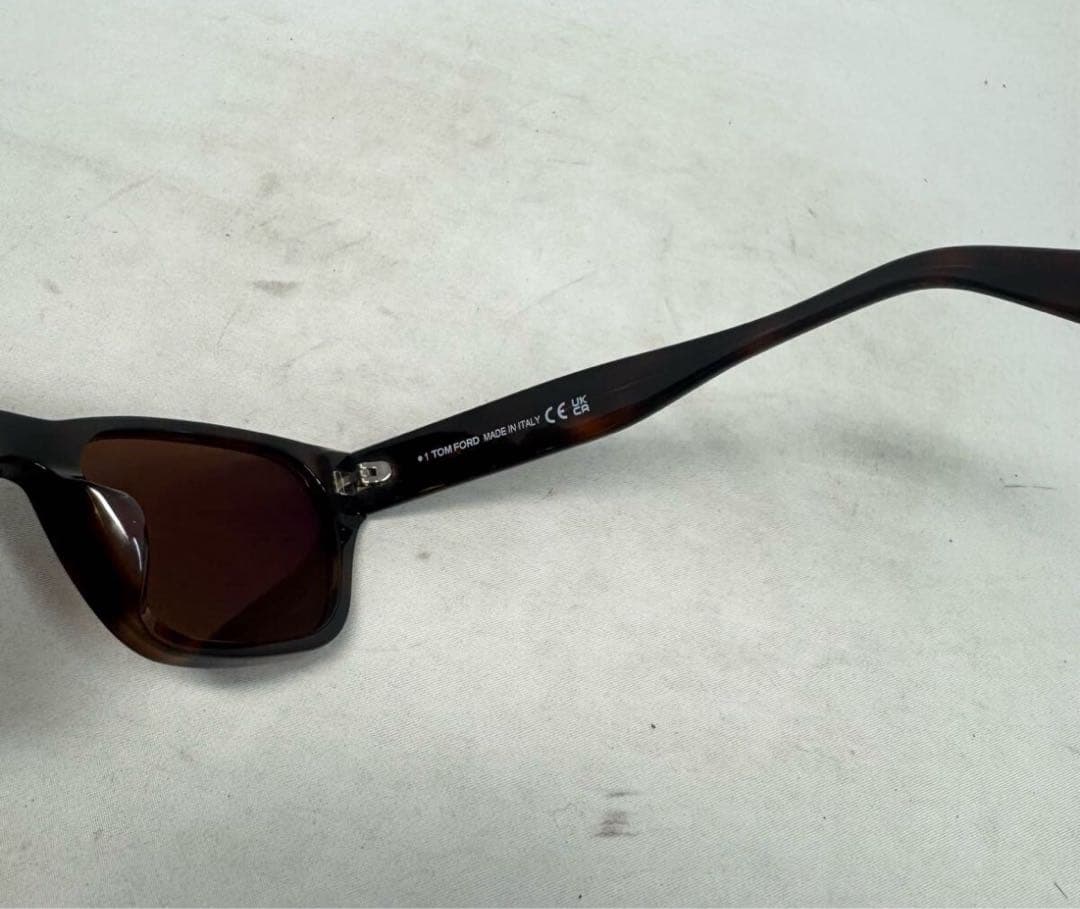 【希少】新品未使用　TOM FORD トムフォード TF959-D サングラス