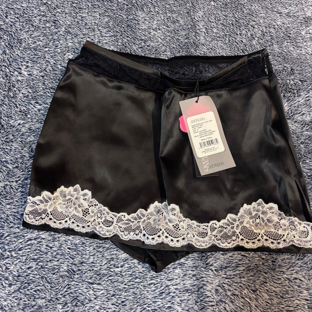 新品　andwang Layered like lace satin skirt