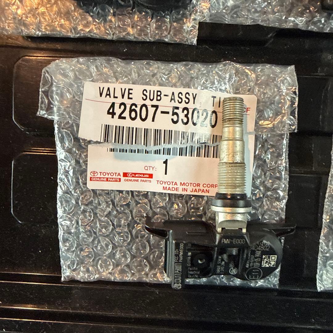 レクサスUX空気圧センサー42607-53020 4個セット