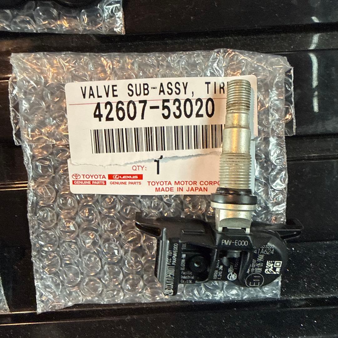 レクサスUX空気圧センサー42607-53020 4個セット