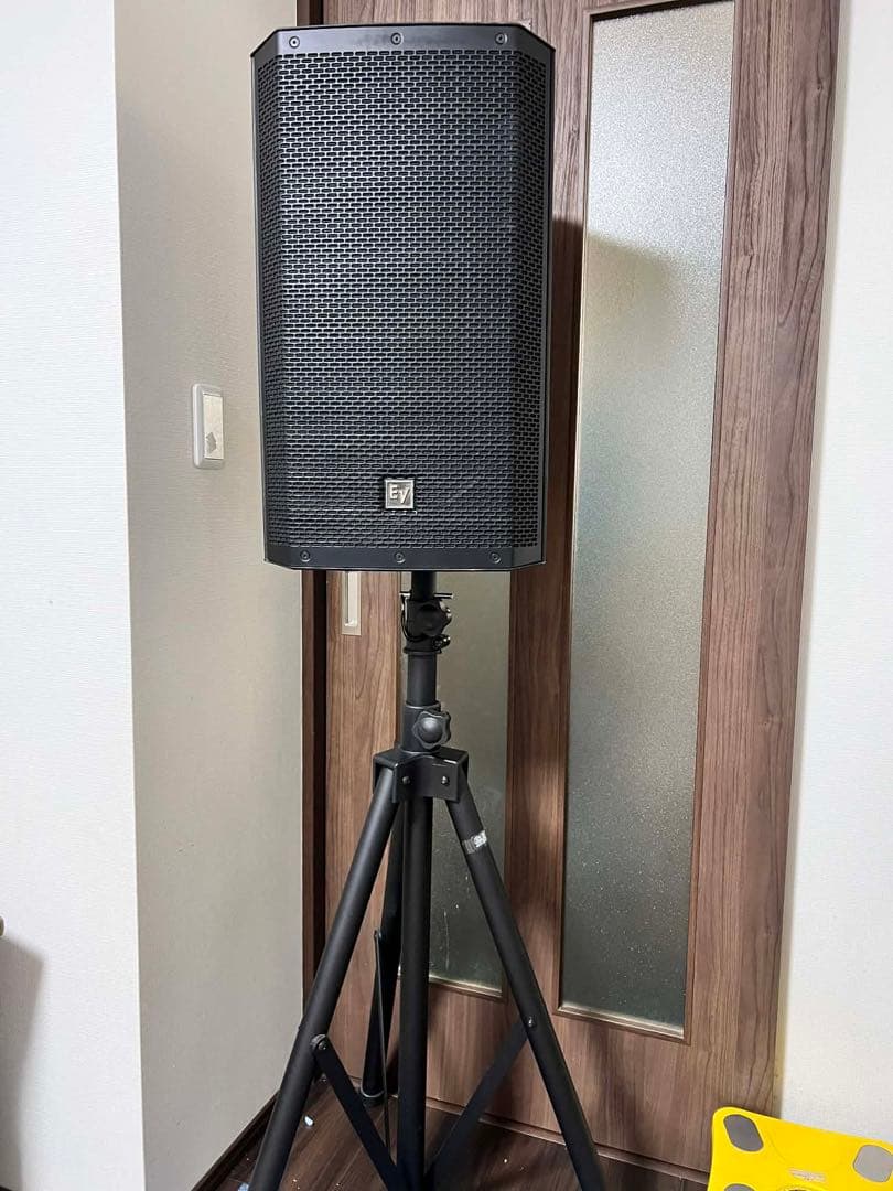 ElectroボイスZLX12Pパワードスピーカー中古品マイクとスタンド付き