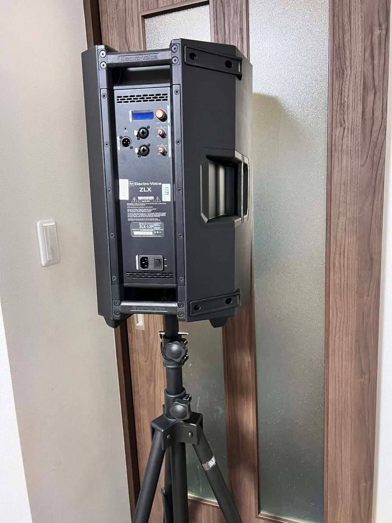ElectroボイスZLX12Pパワードスピーカー中古品マイクとスタンド付き