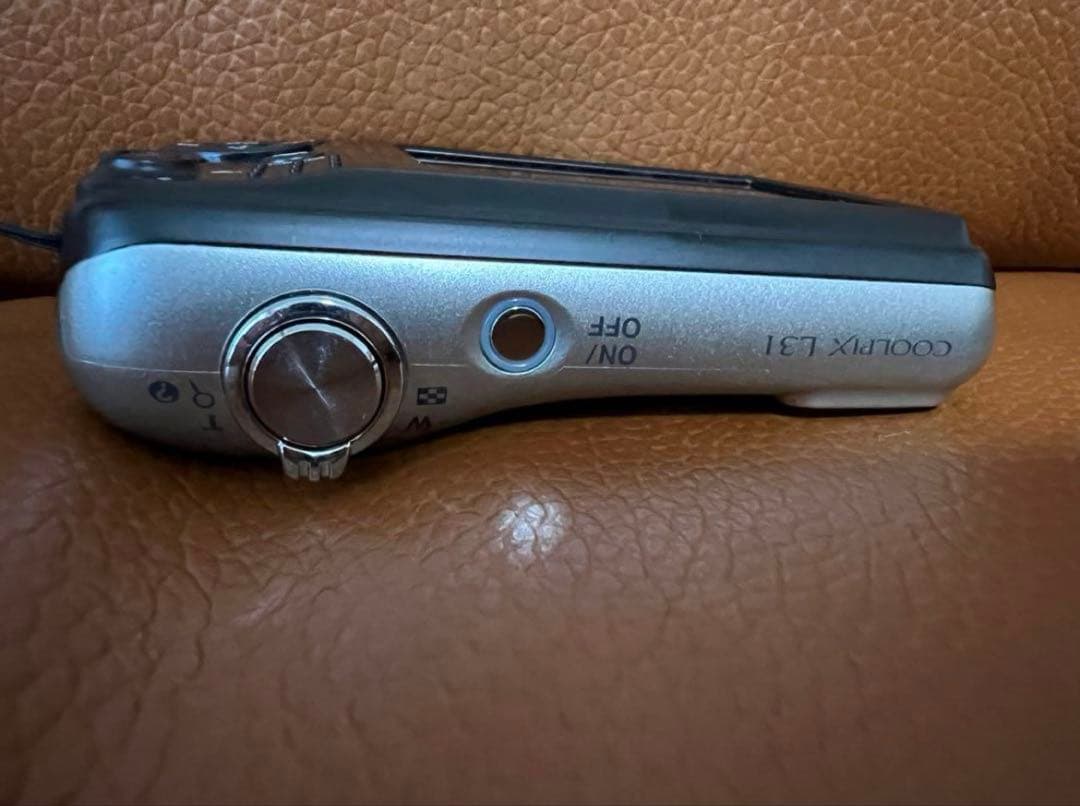 ほ*様 【美品】ニコン Nikon COOLPIX A10 シルバー 単３電池