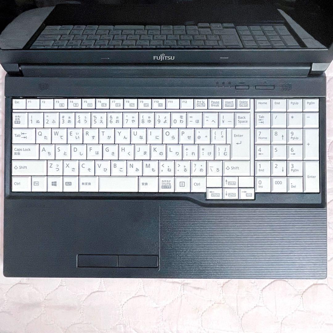 【高級機・美品】2019年製 第8世代i7 光沢フルHD SSD512G カメラ