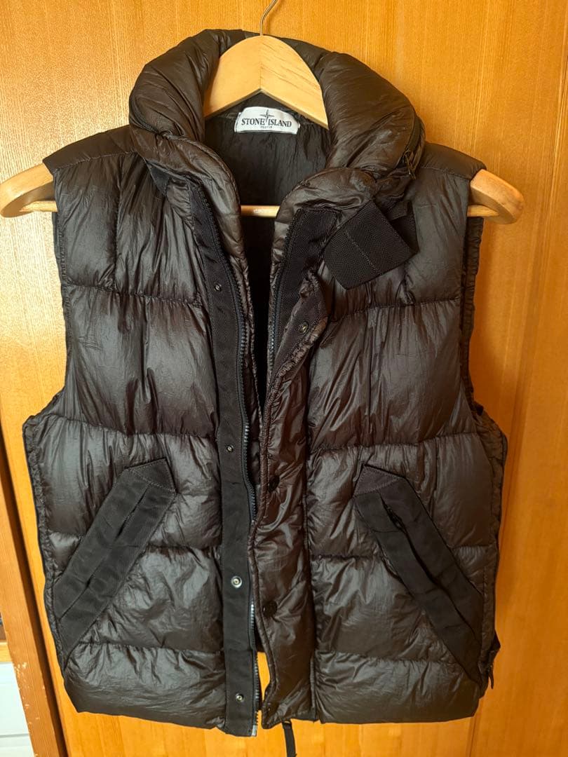 STONE  ブラックダウンベスト