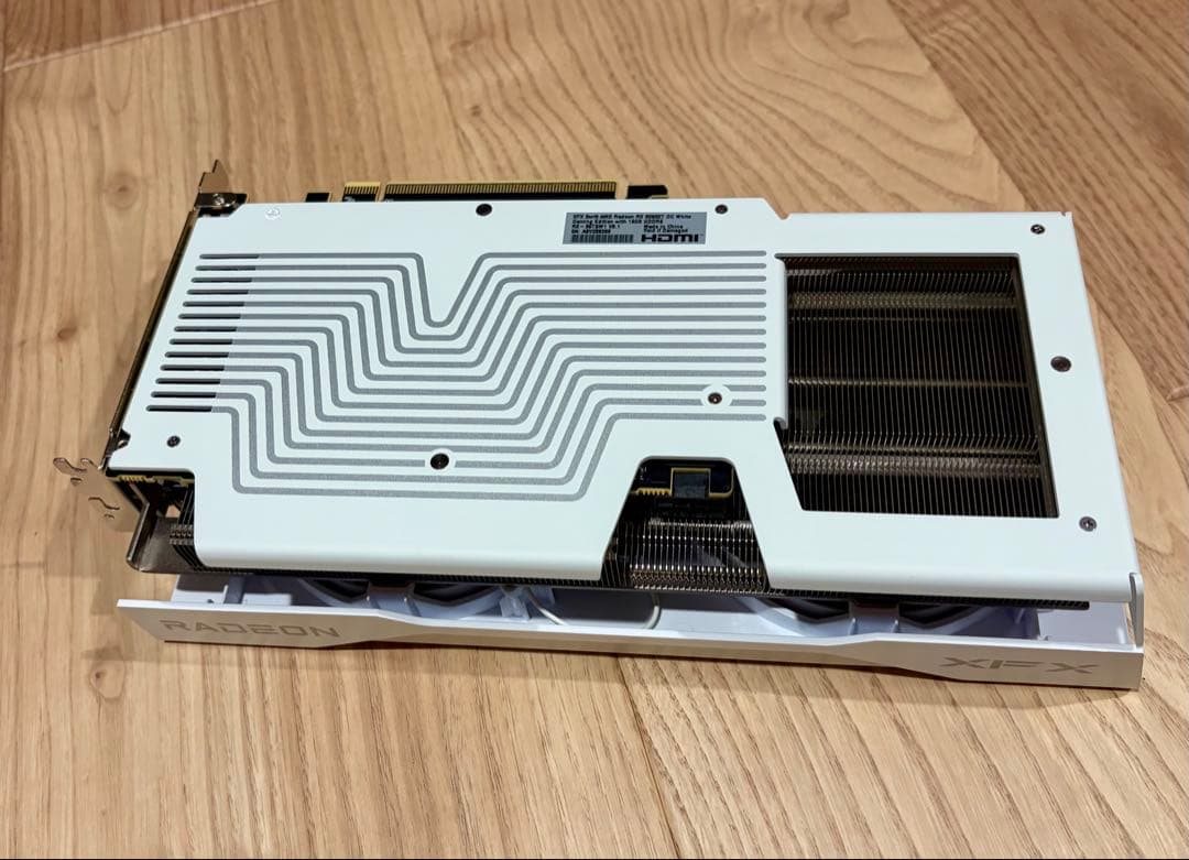 XFX RX9060XT 16GB White 新古美品 箱有