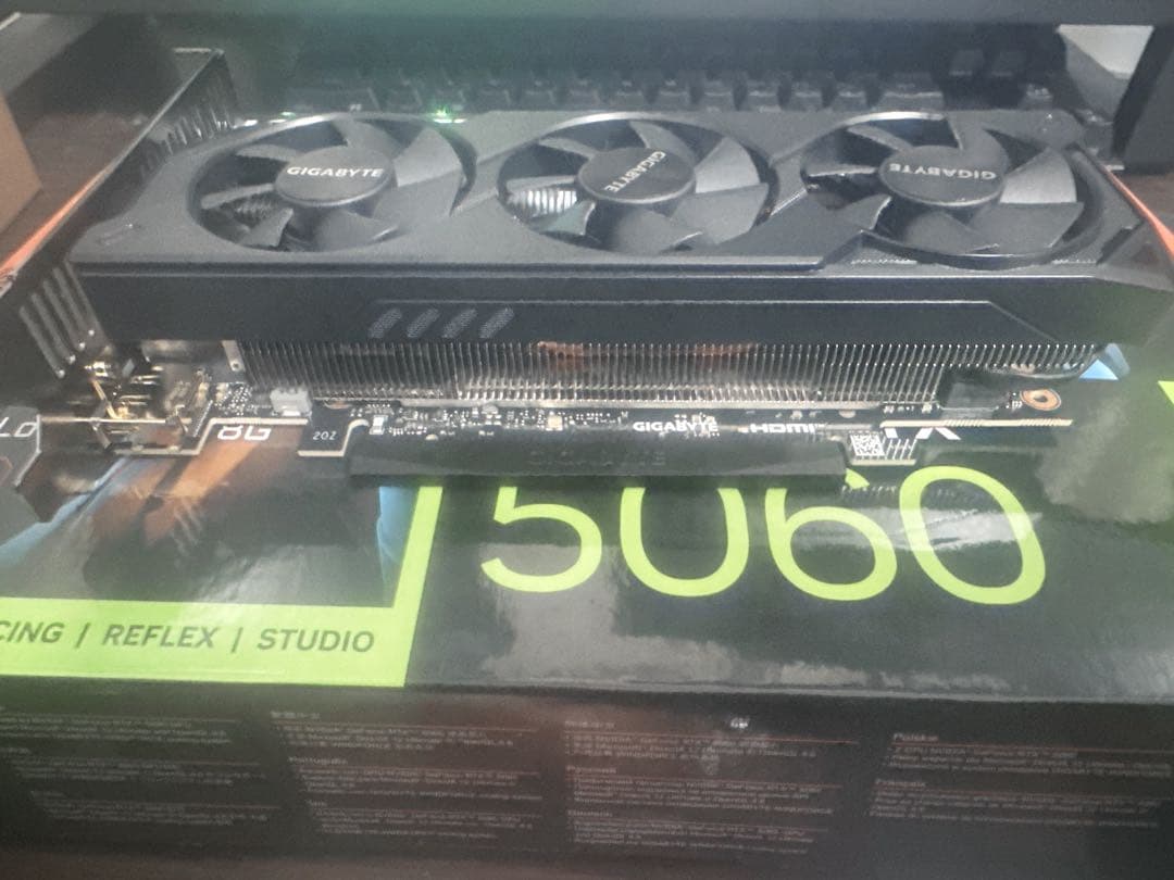 グラフィックボード・グラボ・ビデオカード GIGABYTE GEFORCE RTX 5060 8G