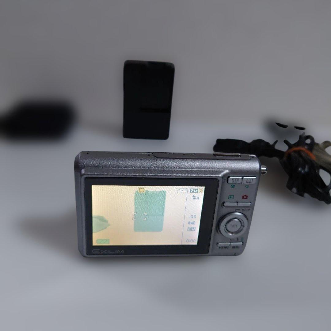 カシオ CASIO EXILIM EX-Z75 デジカメ コンデジ