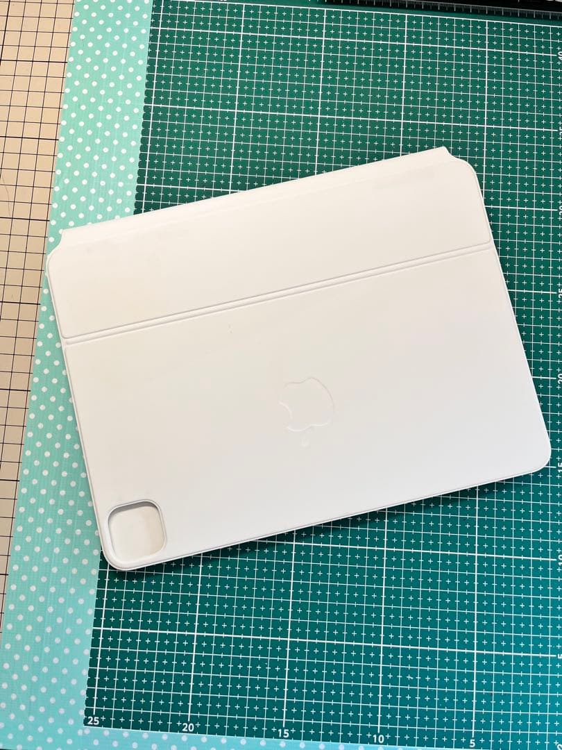 iPad magic keyboard ホワイト