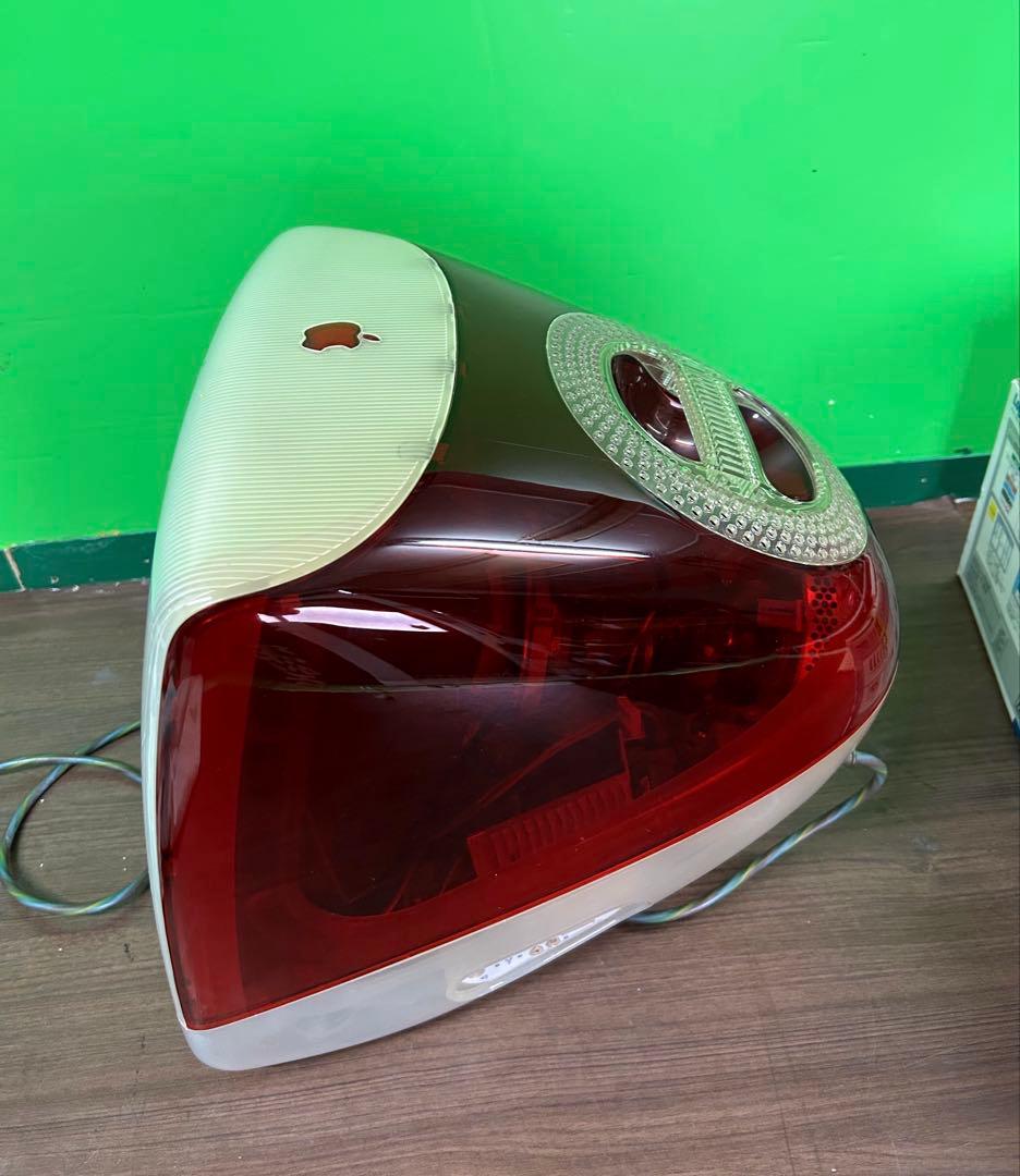 レアな商品The iMac G3 (Slot Loading)