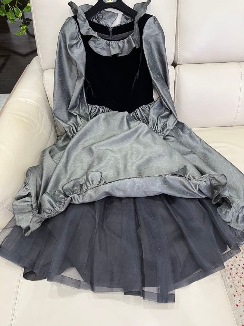 専用の品となりました❣️オスカー.デラレンタのミモレ丈ドレス#9号、M size