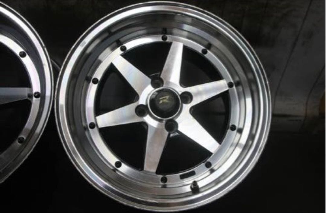 エモーションR 15×7J +30 8J +20 PCD100 4穴