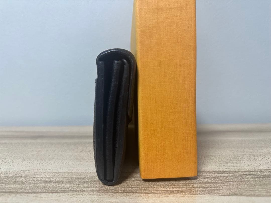 ルイヴィトン財布　アンプラント　ポルトフォイユ　サラ