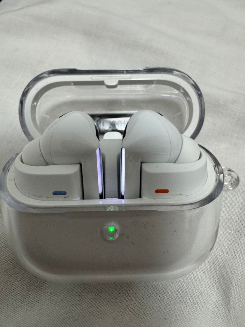 Samsung Galaxy Buds3 Pro ホワイト ケース付き