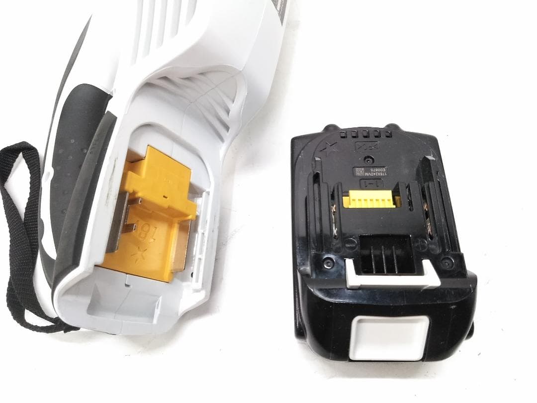 マキタ 充電式クリーナ CL181FD 充電器/18Vバッテリー付き ♪