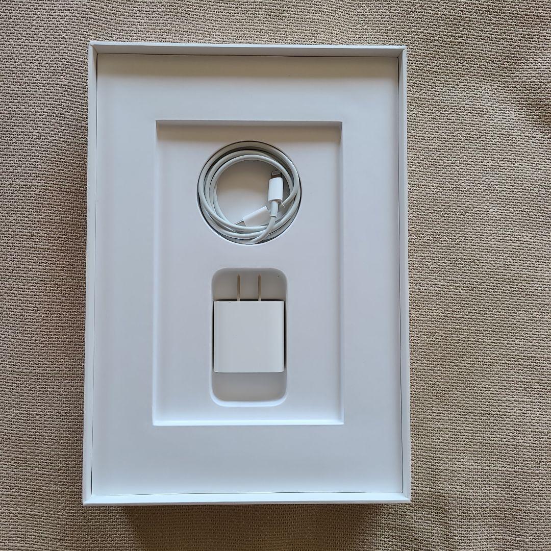 Apple iPad 第8世代 10.2インチ シルバー