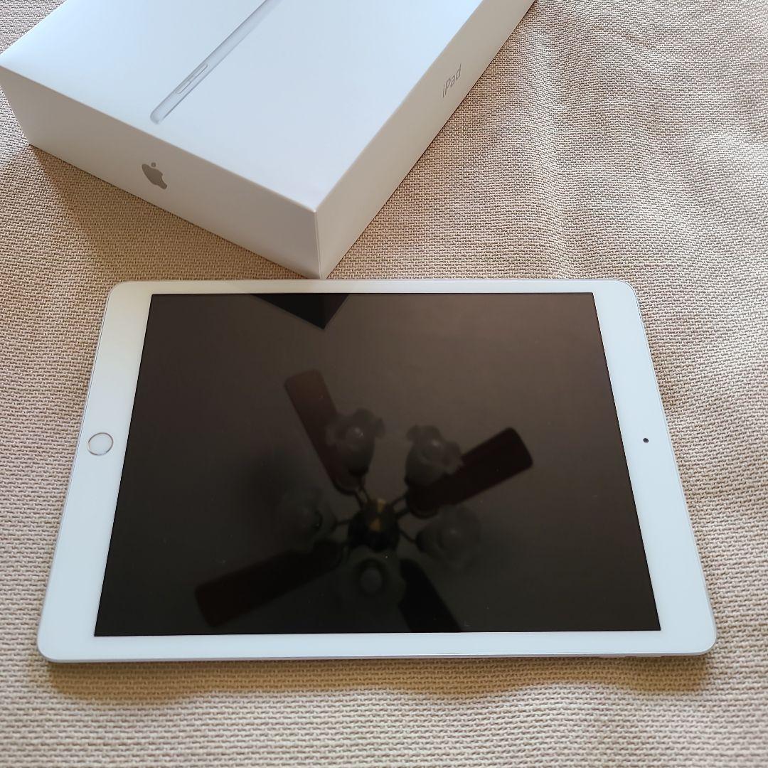 Apple iPad 第8世代 10.2インチ シルバー