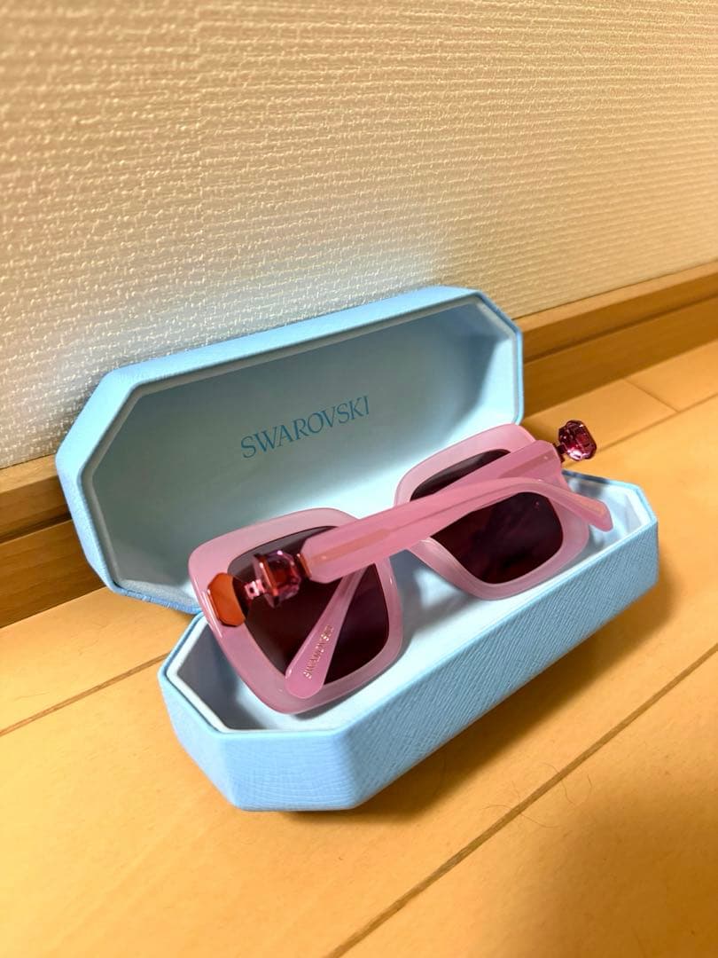 Swarovski ピンク サングラス