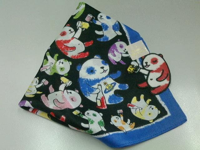 ヴィヴィアン・ハンカチ　（黒地ｘ酔いどれパンダｘ縁ブルーｘアップリケ）