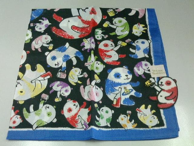 ヴィヴィアン・ハンカチ　（黒地ｘ酔いどれパンダｘ縁ブルーｘアップリケ）