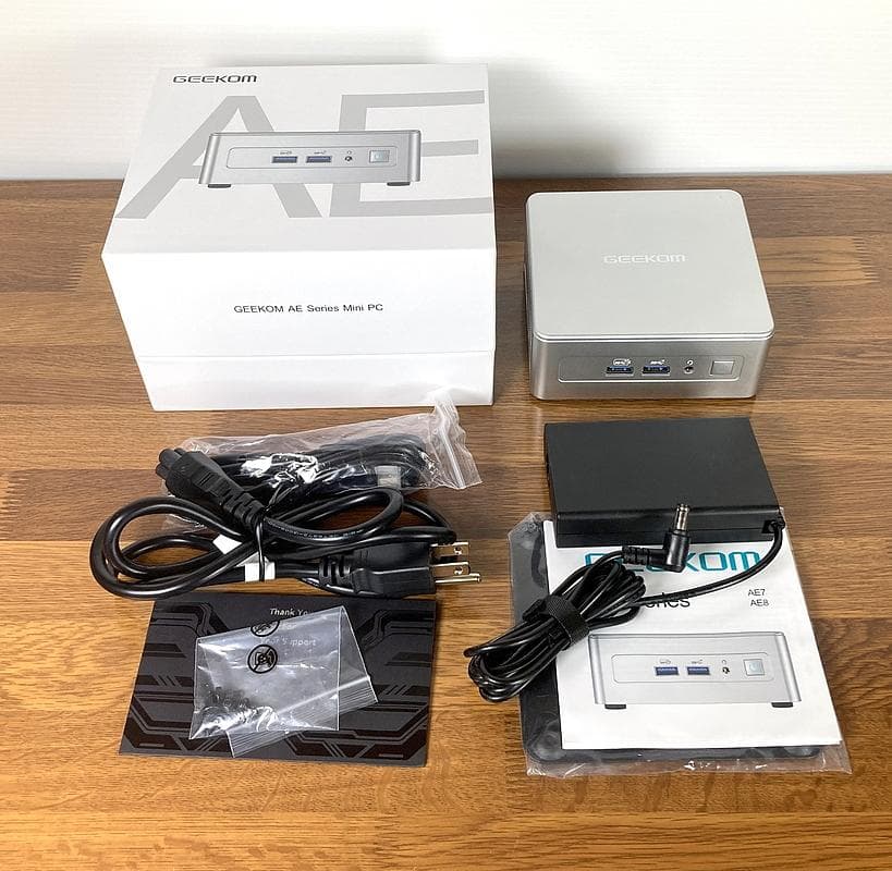 ミニPC GEEKOM AE8 Ryzen9 8945HS 32GB 1TB