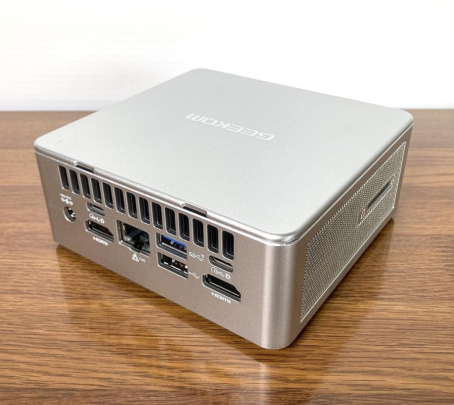 ミニPC GEEKOM AE8 Ryzen9 8945HS 32GB 1TB