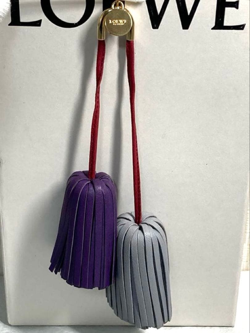 美品　ロエベ　レザー　フリンジ　チャーム　バッグチャーム
