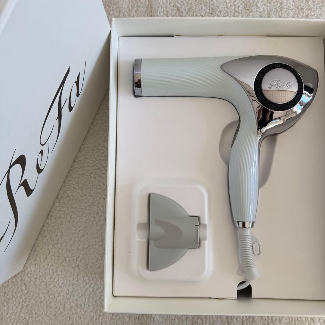 使用年数浅め refabeautechdryer ビューテックドライヤー 白