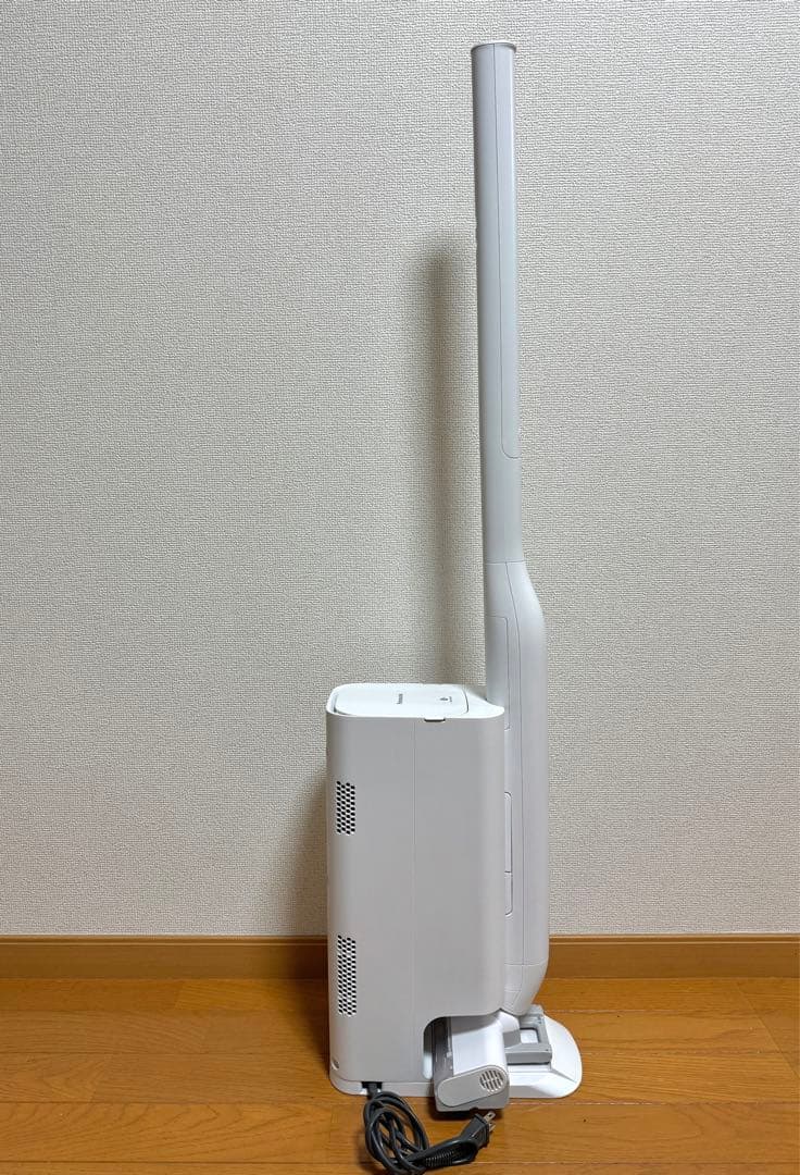 Panasonic コードレス 掃除機 MC-NS10K 22年製　動作保証