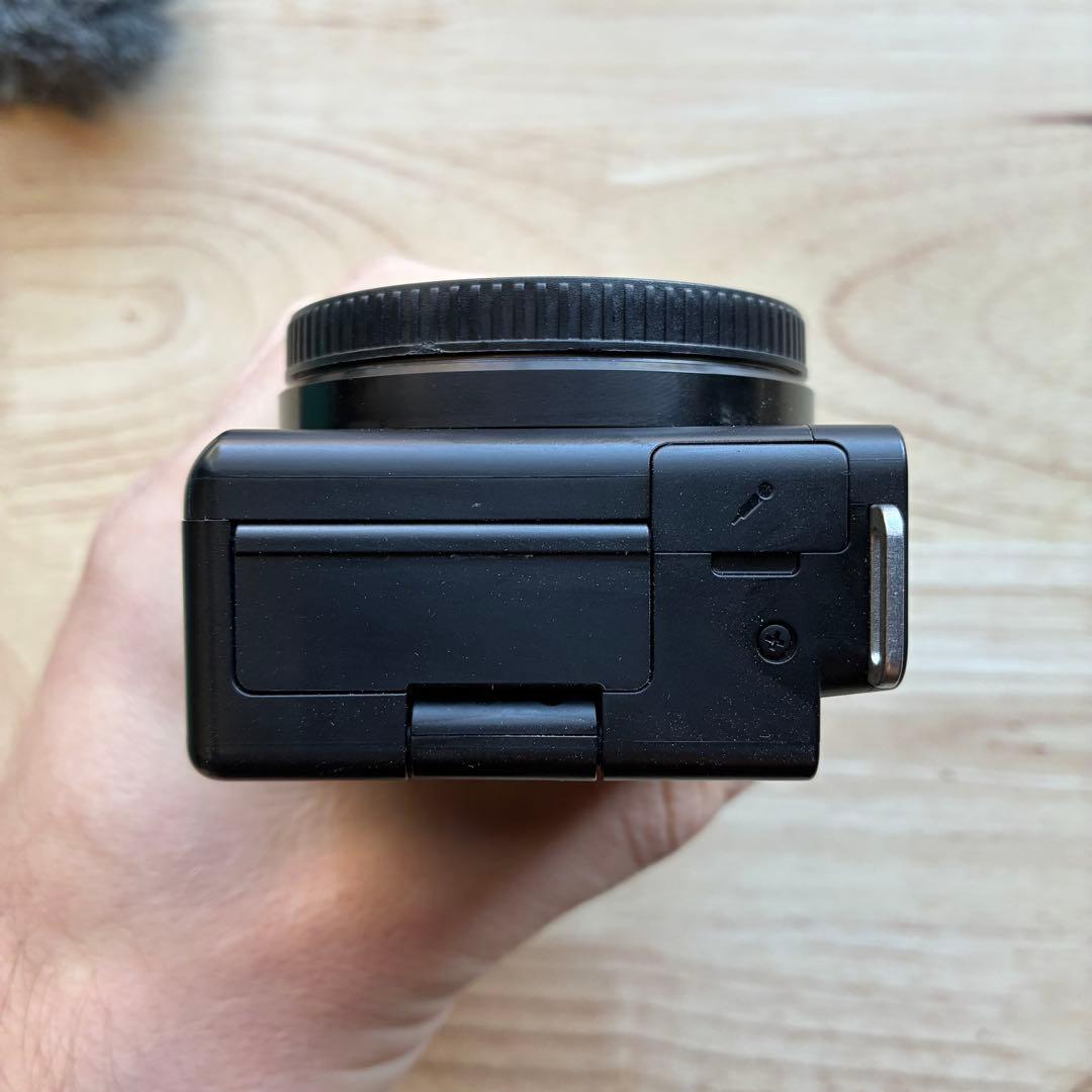 Sony ZV-E10 ミラーレスカメラ 本体と付属品