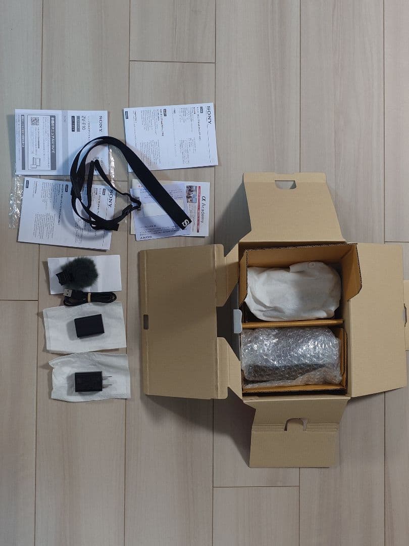 Sony ZV--E10＆レンズ計4本＆三脚＆その他13点