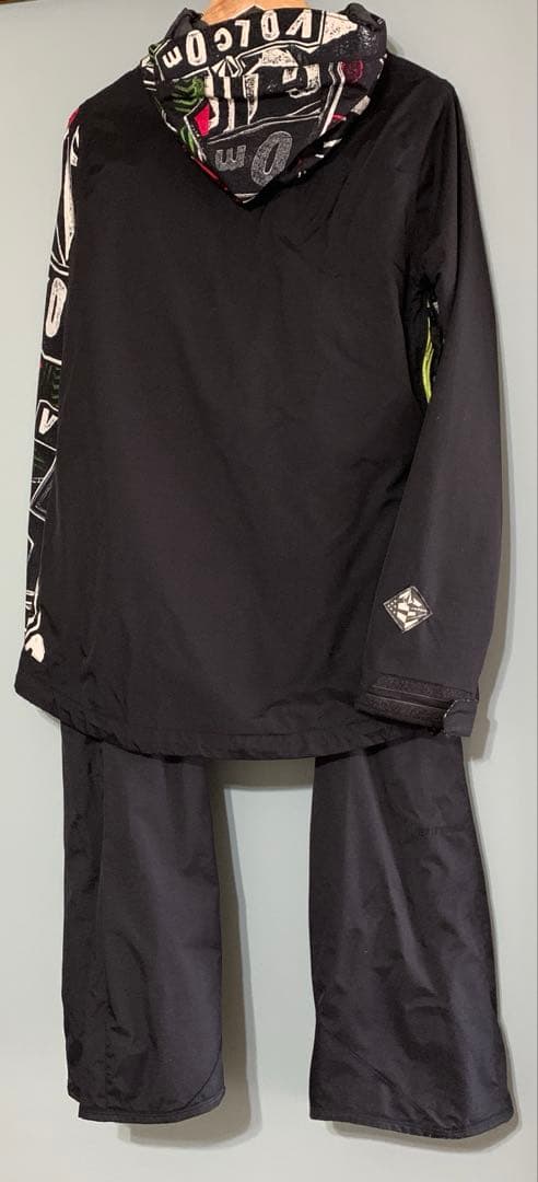 美品】VOLCOM スノーボード ウエア 上下セット レディースM