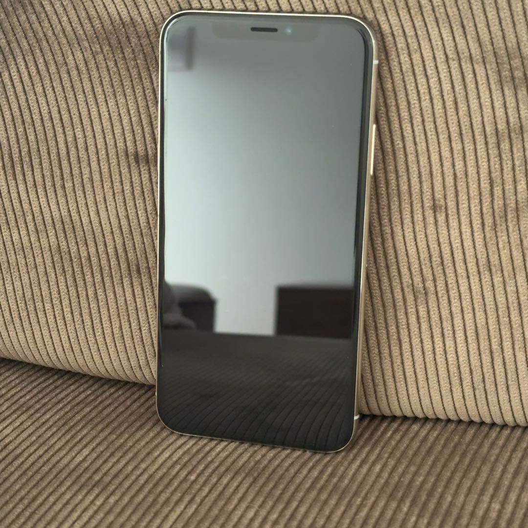 極美品　iPhone X シルバー　64GB SIMフリー　ケース付き