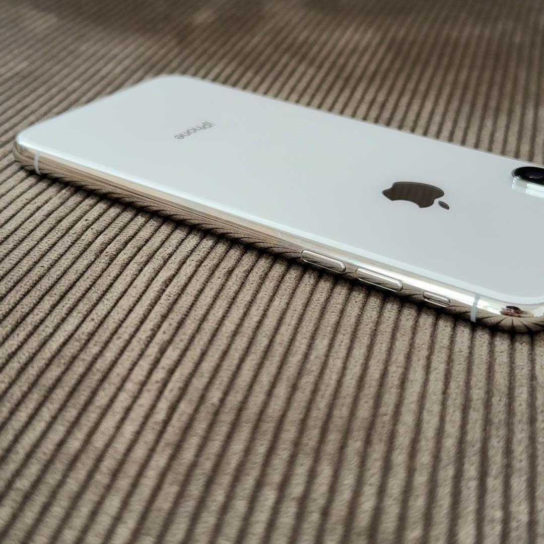 極美品　iPhone X シルバー　64GB SIMフリー　ケース付き