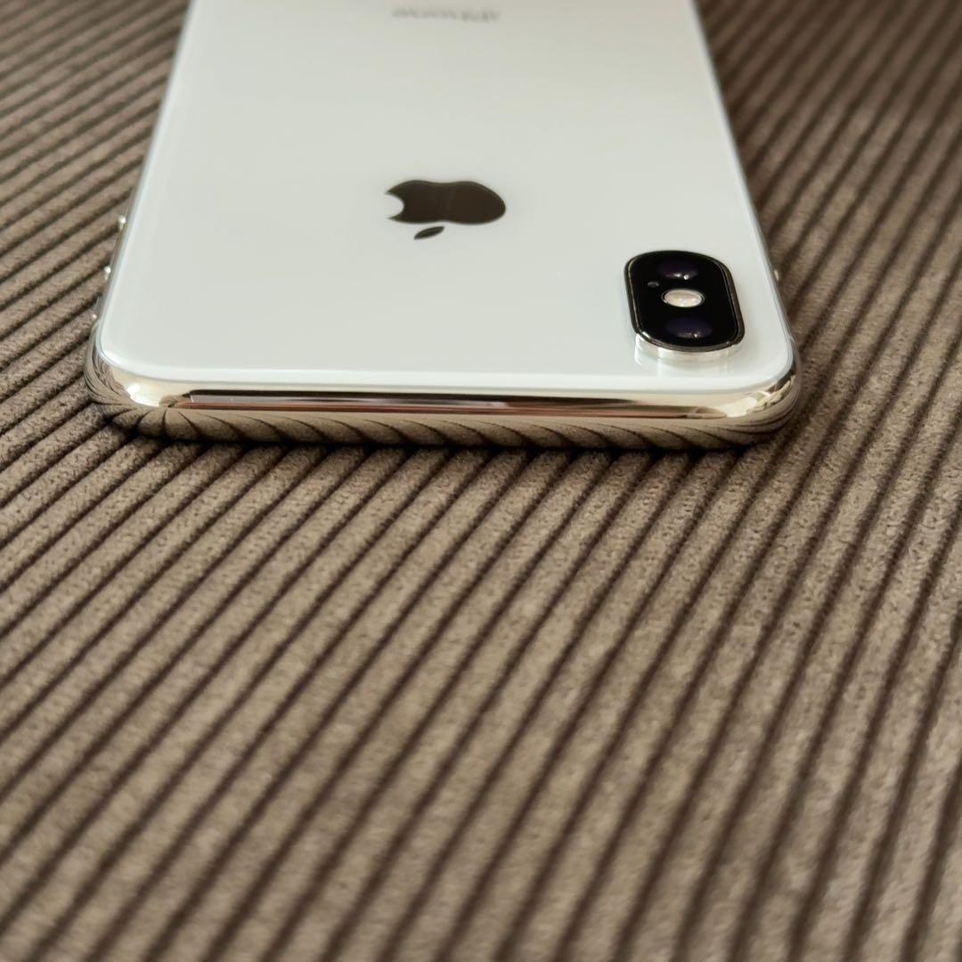 極美品　iPhone X シルバー　64GB SIMフリー　ケース付き