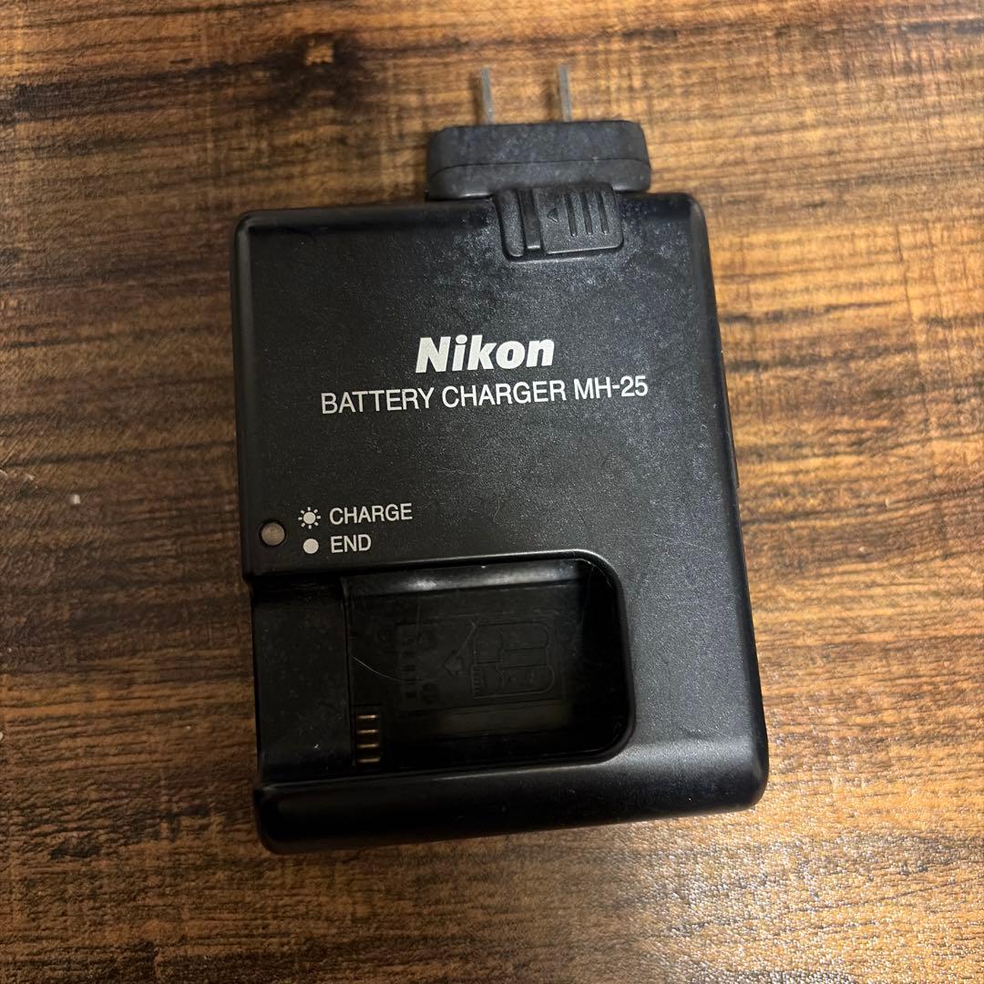 Nikon D7000 ボディ 純正充電器付き