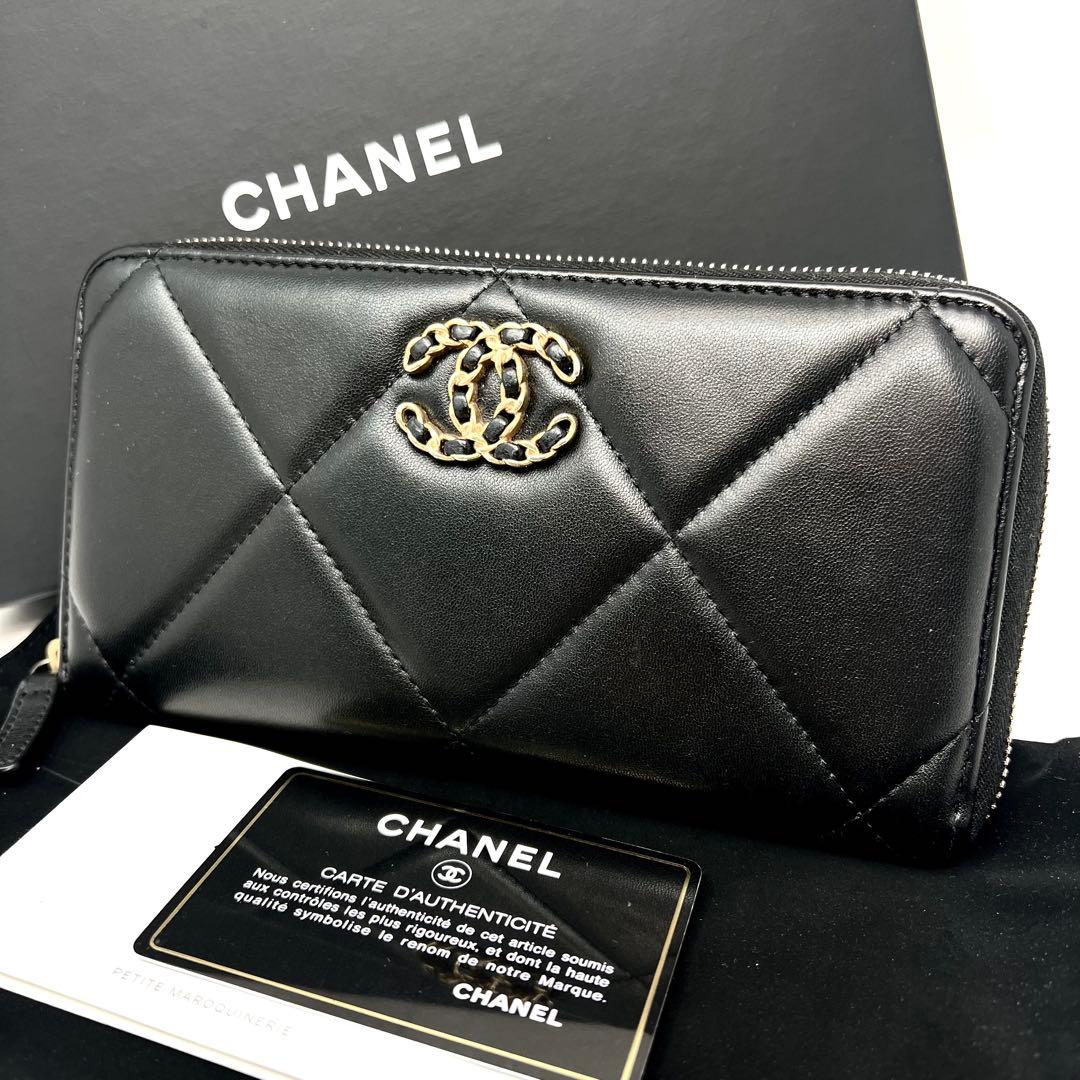 queenCHANEL シャネル 19 ディズヌフ ラウンドジップ長財布