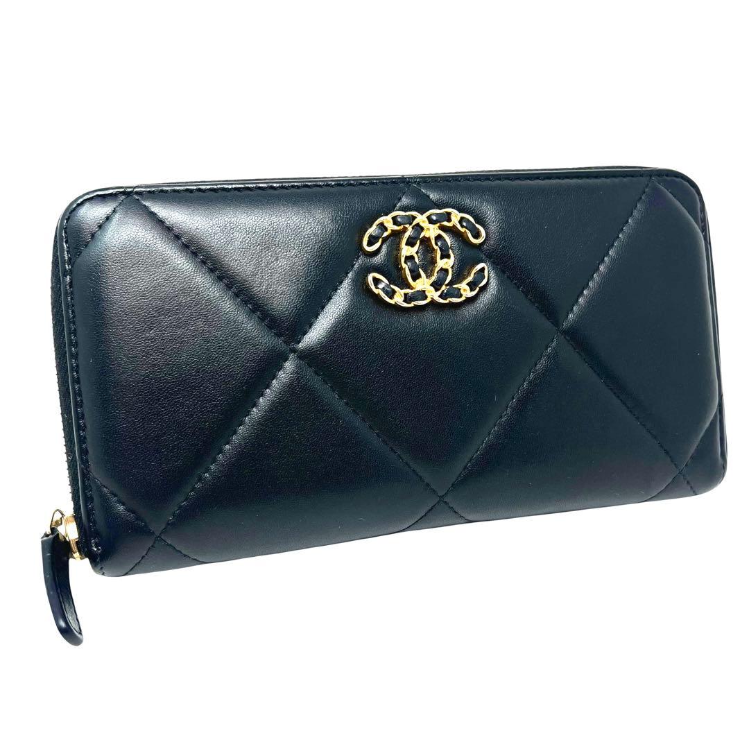 queenCHANEL シャネル 19 ディズヌフ ラウンドジップ長財布