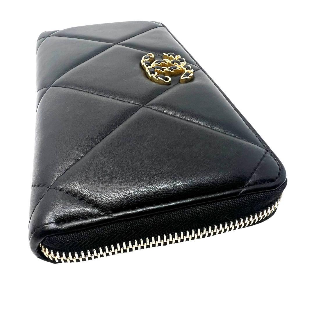 queenCHANEL シャネル 19 ディズヌフ ラウンドジップ長財布