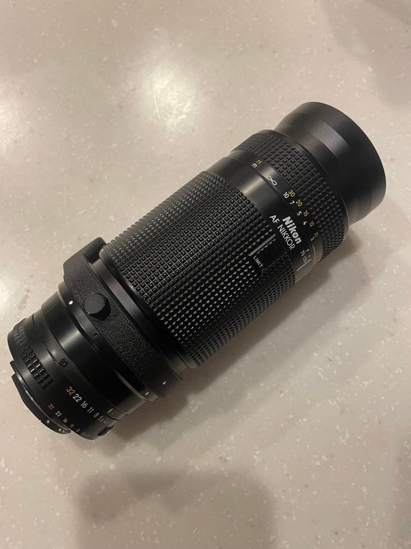 Nikon 75-300mm f/4.5-5.6 ズームレンズ