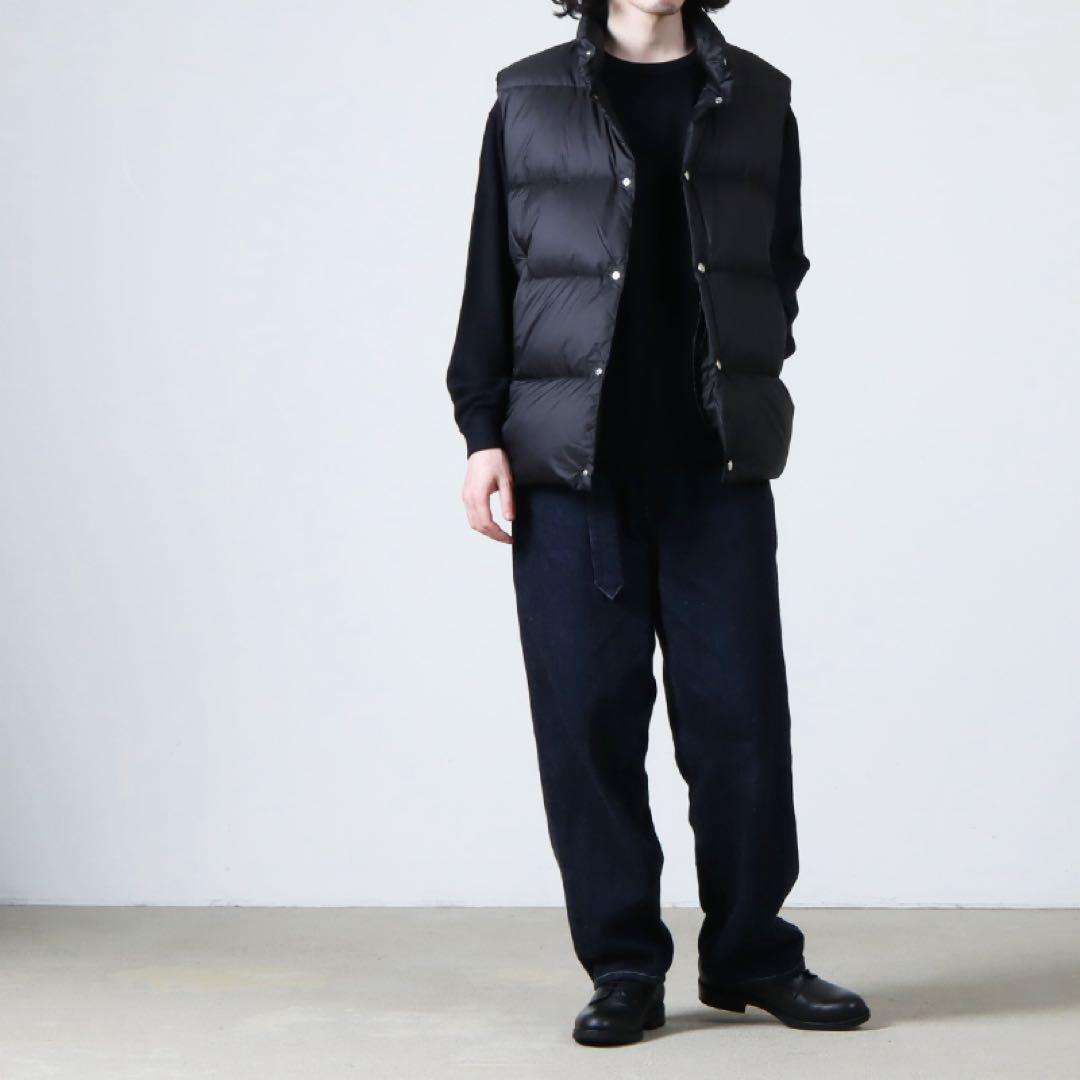 1/4までの価格　comoli 23aw ダウンベスト　サイズ3