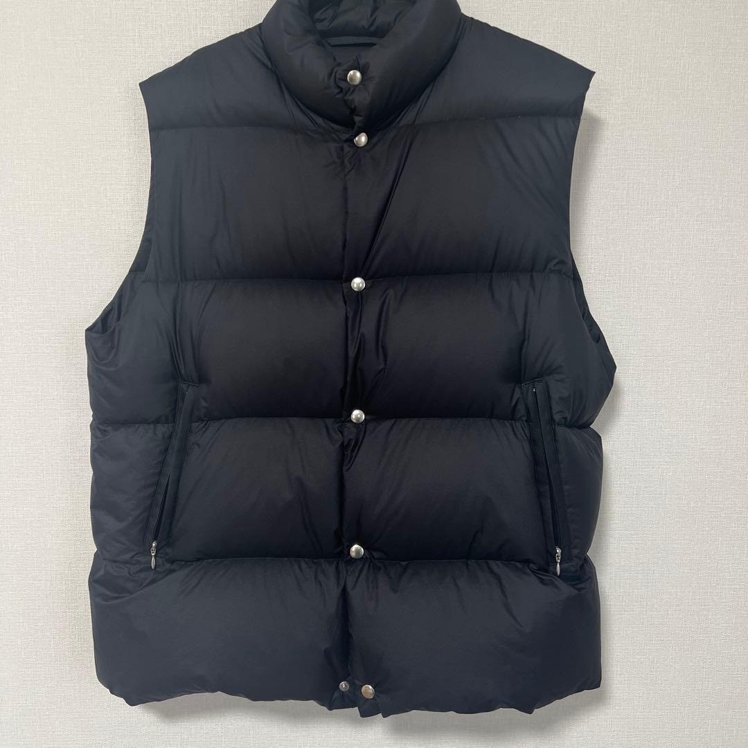 1/4までの価格　comoli 23aw ダウンベスト　サイズ3