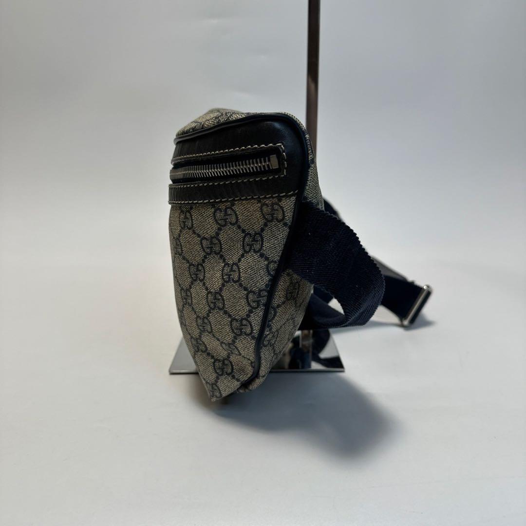 l49【極美品】グッチ　GGスプリーム レザー　ネイビーボディバッグショルダー.