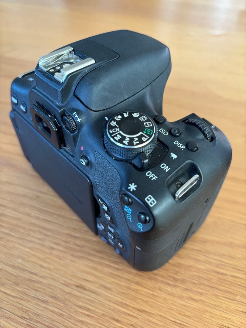 Canon EOS Kiss X18i カメラ　ボディ本体【ジャンク品扱い】