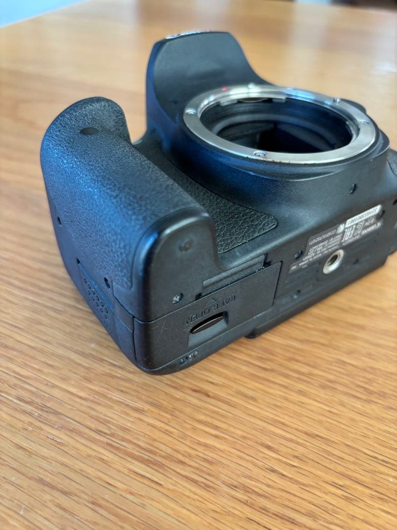 Canon EOS Kiss X18i カメラ　ボディ本体【ジャンク品扱い】