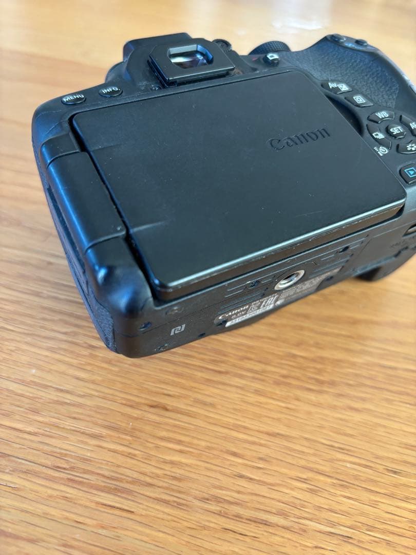 Canon EOS Kiss X18i カメラ　ボディ本体【ジャンク品扱い】